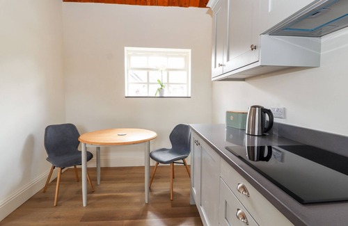 Sandbach Cottage | WREN COTTAGE, with a garden in Sandbach