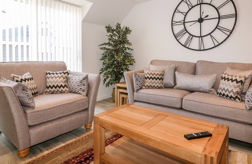 Wadebridge Apartment | WREN, pet friendly, luxury holiday cottage, with a garden in Padstow