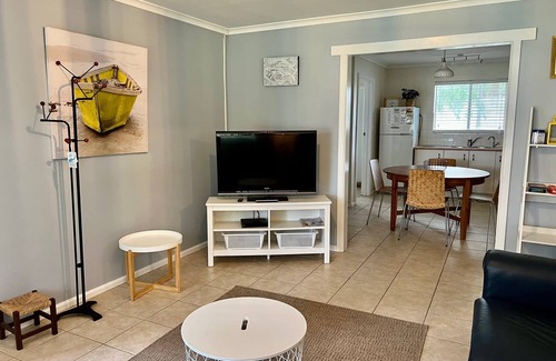 Waterhouse House | Wrentree - - Pet Friendly Outside Inside is NEG case by case - 26B Laurel Tce