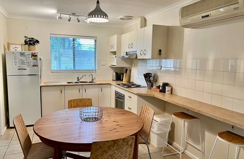 Waterhouse House | Wrentree - - Pet Friendly Outside Inside is NEG case by case - 26B Laurel Tce