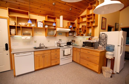 Gualala Apartment | Writer's Retreat or Romanic Getaway? (31+ days only) Month Long Vacation Rental