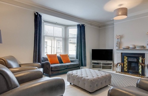 Cromer House | Wroxton House - Four Bedroom House, Sleeps 8