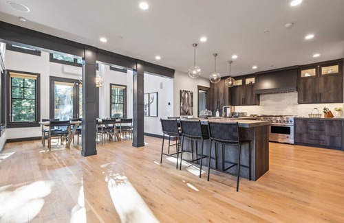 The Timbers Apartment | WRP2350 Ski-in, Ski-out West Red Pine Estate