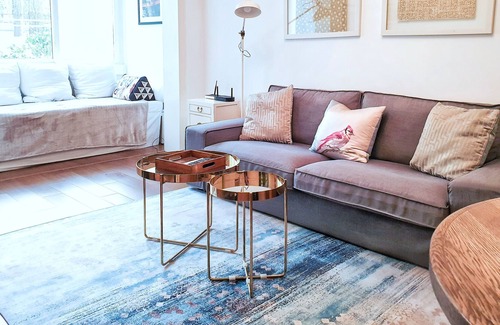 Xuhui Apartment | Wukang Retreat - An Oasis in Former French Concession