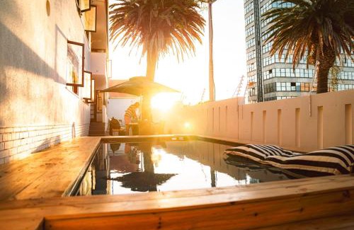 Three Anchor Bay Hostel | WunderLux