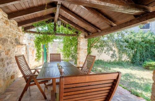 Jadreski House | Wunderschöne Steinvilla Mit Privatem Garten