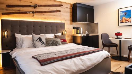 Davos-Platz Apartment | Wunderstay Alpine 403 Centric Studio Balcony/View