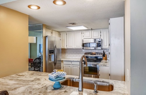 Holiday Isle Condo | WVT 604 is a Beautiful 3 BR 2 Ba with a Boat Slip