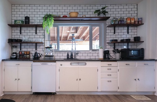 Walla Walla House | WW wine escape—3BR home with AC, patio, full kitchen, grill & cozy charm.