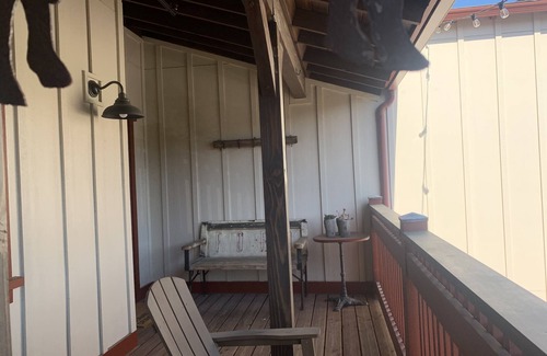 Los Alamos Apartment | Wyatt Earp at the Los Alamos Mercantile
