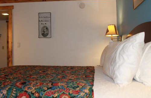 Dodge City Hotel | Wyatt Earp Hotel