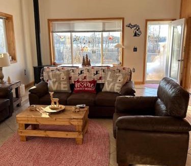 Lupton House | Wyatt’s Cove-Pontoon Rental Available