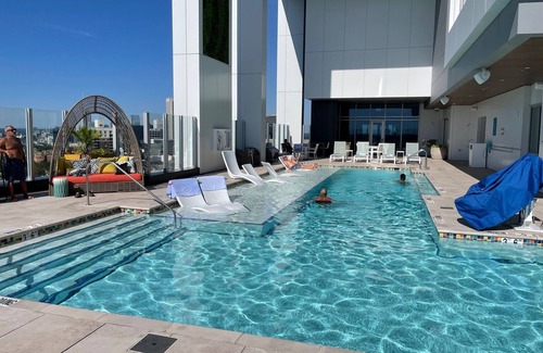 Five Points Condo | Wyndham Atlanta by Centennial Park, 1/2 mile walk to Mercedes-Benz Stadium