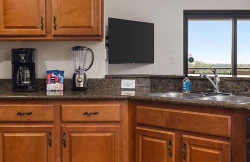 Bay Lake Resort | Wyndham Bonnet Creek -Lazy River, Mini Golf, Pools– Steps from Disney Magic-2 Bd