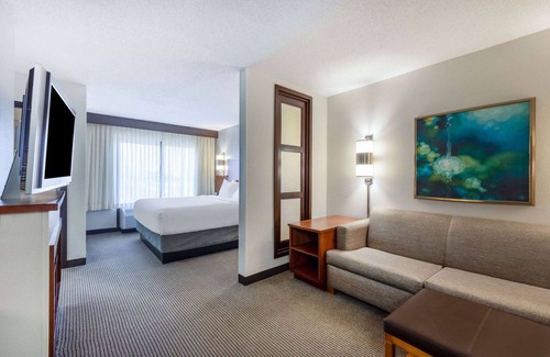 Waldron Hotel | Wyndham Garden Kansas City Airport