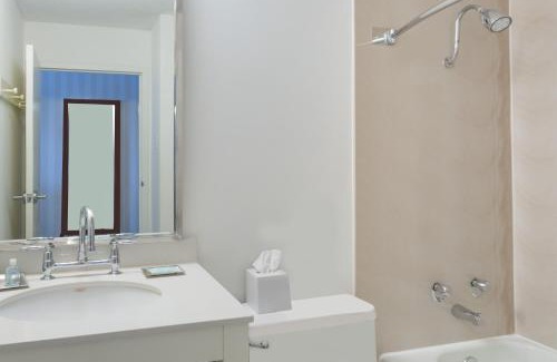 Lakeview Hotel | Wyndham Garden Manassas