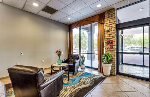 Wichita Hotel | Wyndham Garden Wichita Downtown