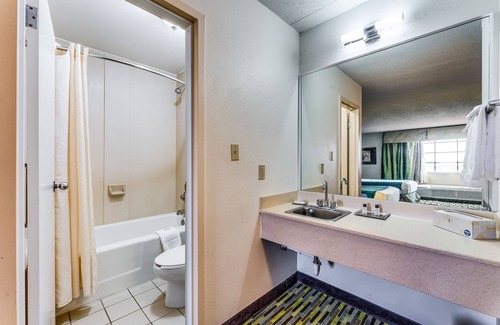 Wichita Hotel | Wyndham Garden Wichita Downtown