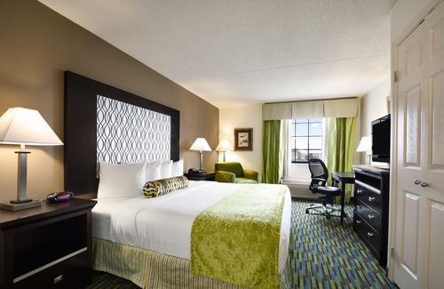 Wichita Hotel | Wyndham Garden Wichita Downtown
