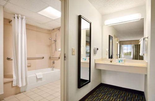 Wichita Hotel | Wyndham Garden Wichita Downtown