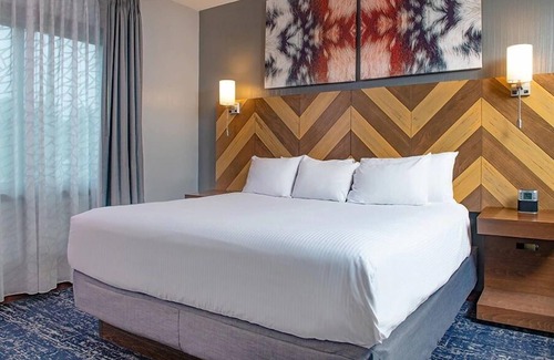 Lake Delton Condo | Wyndham Glacier Canyon 2 Bedroom Dlx-8 FREE All Access Water Park Passes Incl.