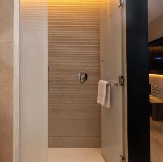 Callao Hotel | Wyndham Grand Costa Del Sol Lima Airport