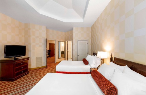 Business District Hotel | Wyndham Grand Oklahoma City Downtown