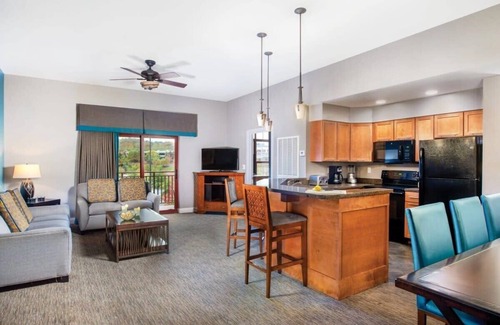 Sevierville Condo | Wyndham Great Smokies | 1BR/1BA Balcony King Suite