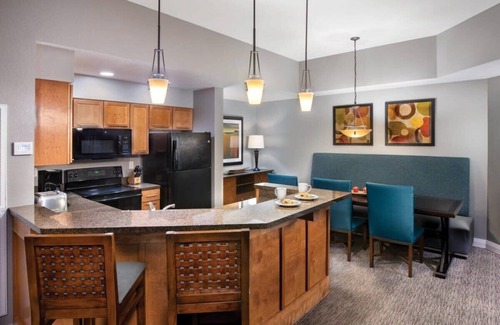 Sevierville Condo | Wyndham Great Smokies | 1BR/1BA Balcony King Suite
