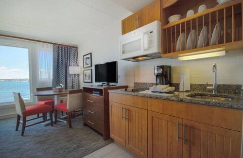 Yachting Village Condo | Wyndham Inn on the Harbor, perfect location