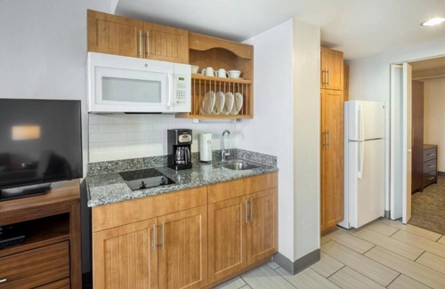 Yachting Village Condo | Wyndham Inn on the Harbor, perfect location
