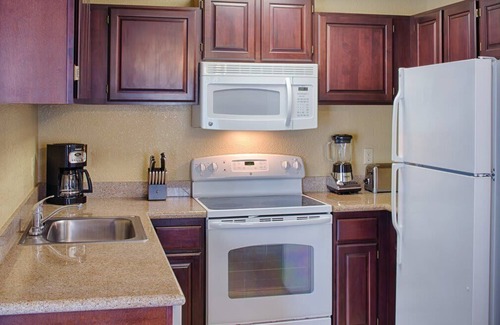 Williamsburg Condo | Wyndham Kingsgate | Four 2BR Suites Sleeps 24!