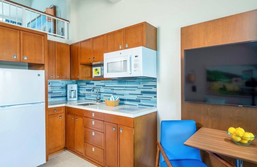 Estate Frenchman Bay Condo | Wyndham Limetree Beach Resort | Four Studio Suites