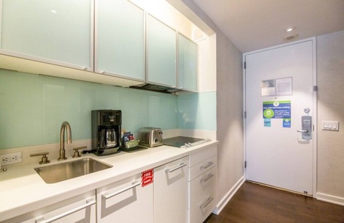 Midtown East Hotel | Wyndham Midtown 45 at New York City - Comfy Studio