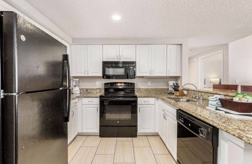 Daytona Beach Resort | Wyndham Ocean Walk -1BR DELUXE Next to Bandshell, 3 Pools, Lazy River-Book Now