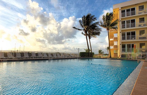 Pompano Beach Condo | Wyndham Sea Gardens, 2 Bedroom Deluxe Condo, Free WiFi