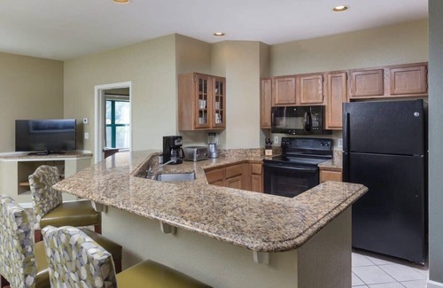 Sevierville Condo | Wyndham Smoky Mountains|2BR/2BA Balcony King Suite