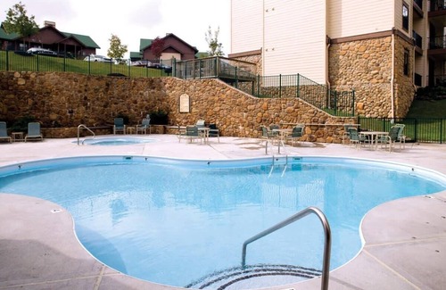 Sevierville Condo | Wyndham Smoky Mountains|1BR/1BA Balcony King Suite