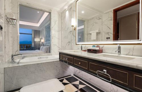 Laicheng District Hotel | Wyndham Taian West