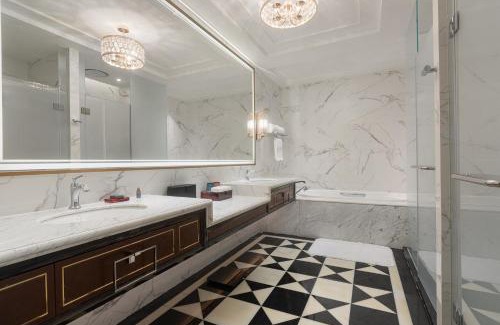 Laicheng District Hotel | Wyndham Taian West