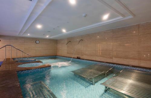 Laicheng District Hotel | Wyndham Taian West