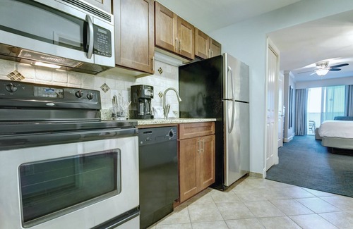 Cherry Grove Beach Condo | Wyndham Towers on the Grove | Studio Resort Suite