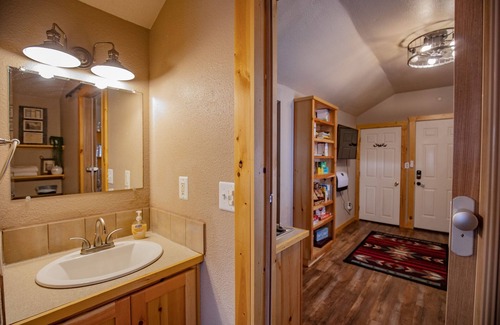 Cloudcroft Cabin | Wynken - Cloudcroft Cozy Cabin Near Downtown!