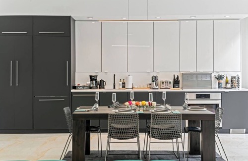 Wynwood Art District Condo | Wynwood 2BR 2BA | Free Parking & Balcony