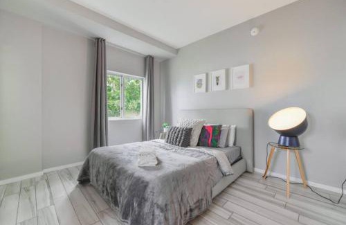 Midtown House | Wynwood Amazing Condo Sleeps 5 Close to Beach