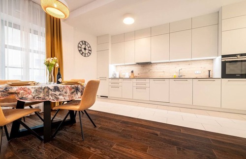 Srodmiescie Apartment | Wyspa Słodowa Apt - Top Location, Tram&Park nearby - by Rentujemy