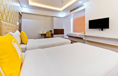 Vyalikaval HBCS Layout Hotel | X by Bloom - Manyata