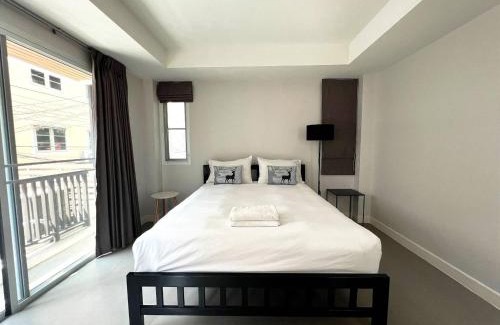 Wang Burapha Phirom Apartment | X Mitr Inn Mrt Samyot Station - The Grand Palace