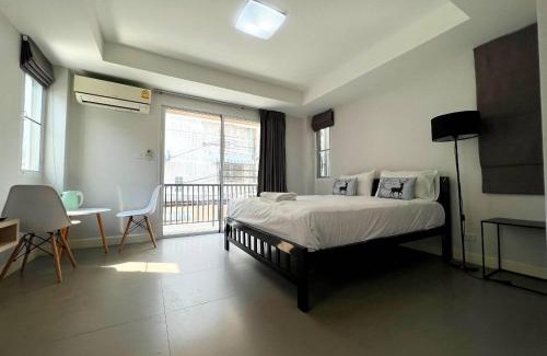 Wang Burapha Phirom Apartment | X Mitr Inn Mrt Samyot Station - The Grand Palace