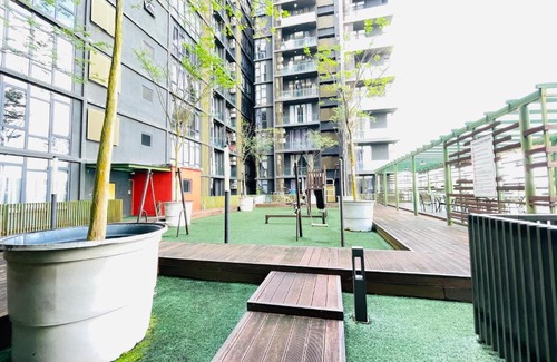 Taman Setia Indah Apartment | X till sep2025 Cube 8teens Mount Austin 1br 2-4pax w TV box